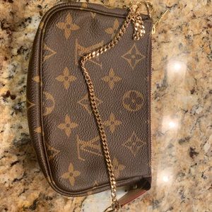 Louis Vuitton mini pochette monogram bag